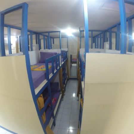 Centro Hostel 라부안 바조 외부 사진